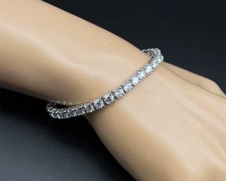 Brand New! 11 Carat Diamond Tennis Bracelet in 14k White Gold - Classic Elegance