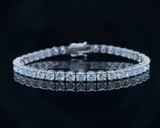 Brand New! 11 Carat Diamond Tennis Bracelet in 14k White Gold - Classic Elegance