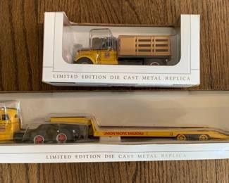 Lot of 2 SpecCast Collectbles 1 50 Scale Die Cast Metal Replica White WC Trucks