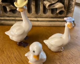 Set of 3 Hagen Renaker Minni Goose Family Figurines