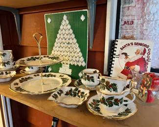 Rosina Yuletide Christmas Teacup & Saucers, 2 Tier Serving Tray
