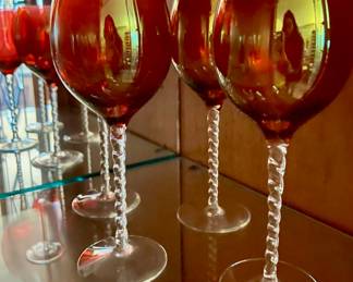 Set of 4 Iridescent Red Wine Glasses with Twisted Stem