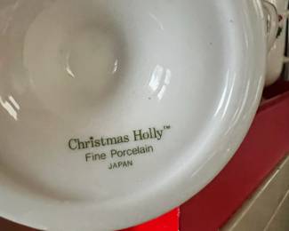 Set of 6 Christmas Holly Fine Porcelain Mugs