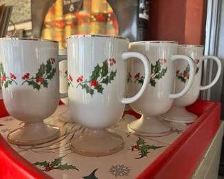 Set of 6 Christmas Holly Fine Porcelain Mugs