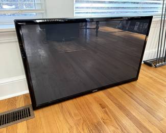 Samsung 43" Plasma Display TV With Remotes