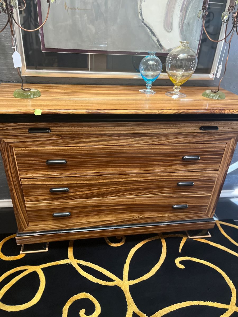 Lamar Coats Estate Sales in Midland, TX starts on 12/8/2023