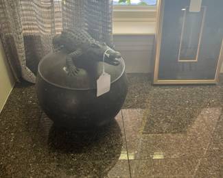 Decorative metal container 