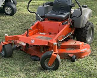 HUSQVARNA ZERO TURN MOWER 