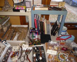 jewelry / Risky books