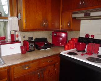lots of RED kitchen