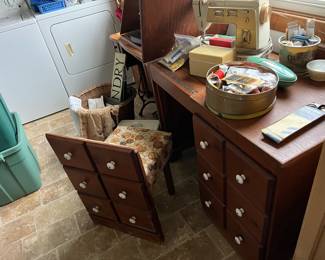 Sewing machine table with chair. 