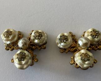 Lot 7411 Vtg Miriam Haskell Clip On Earrings