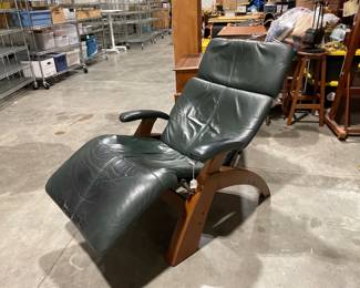 Lot 9685 The Perfect Chair Zero Gravity Recliner  Dark Green