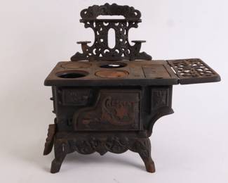 Lot 9669 Vintage Crescent Star Miniature Cast Iron Stove