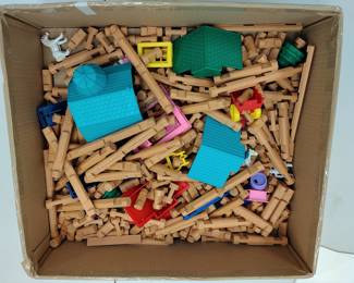 Lot 3700 Lot of Loose Lincoln Logs