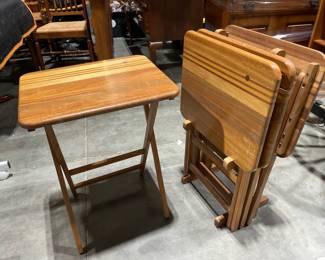 Lot 9718 Set of 4 TV Tray Tables