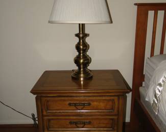 Thomasville nightstand along with Stiffel lamp and shade     *****  this item is available for presale  ******