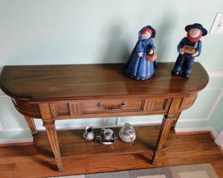 Wonderful vintage entrance table, with fun Amish ceramic pieces