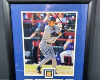 2002 Upper Deck Authenticated Ichiro Framed Ltd Ed Game Used Bat