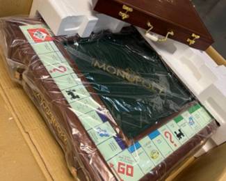 NIB The Danbury Mint Collectible Monopoly Game Board & Bank