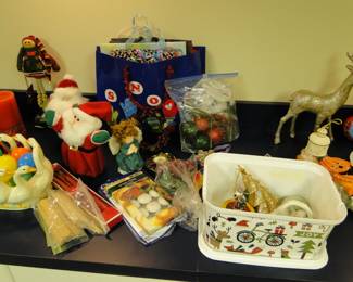 Again a very nice collection of fun items to decorate the home with