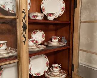 LOVELY china!!!   Highly collectible and sought after.