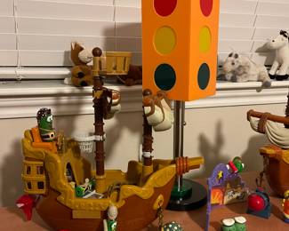 Check out the stop light lamp.