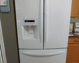 Kenmore 2 Door Refrigerator with Bottom Freezer
