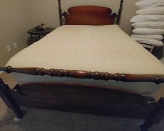 Full Size Antique Poster Bed
