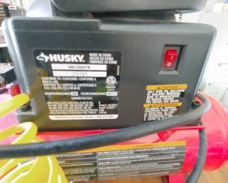 Husky 2 Gal 100 psi compressor