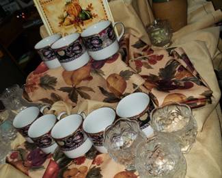 Cups to the Dish Set