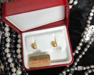 14k pearl studs