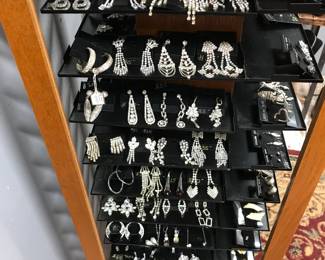 Rhinestone earrings 25-50% off