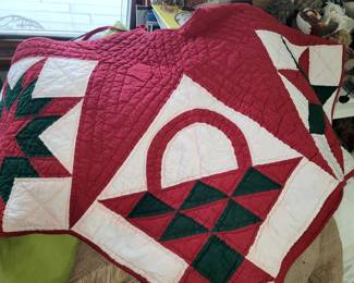 Quilted Christmas tree skirt