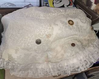 Lace and buttons Christmas tree skirt