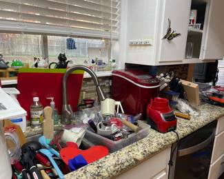 Ice Machine, knife sets, misc. kitchen gadgets