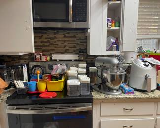 Kitchen aide Artisian mixer, Air Fryer, Crock pots, & more gadgets!
