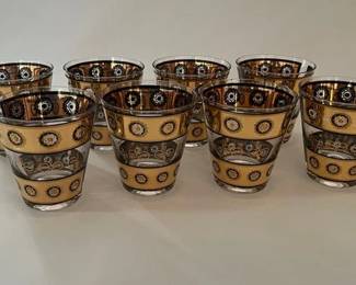 Set Of 8 Vintage Bar Glasses With Gilt Decoration
