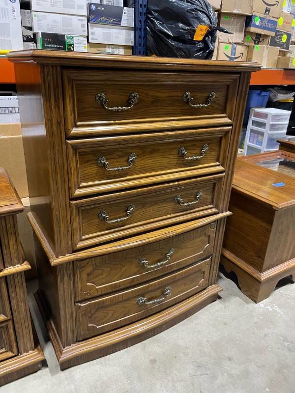 L & L Estate Sales small warehouse sale featuring... starts on 12/5/2023