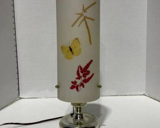 Vintage pull chain table lamp 15.5 in tall