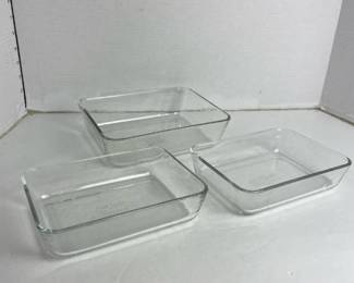 Pyrex glass baking dishes with lids