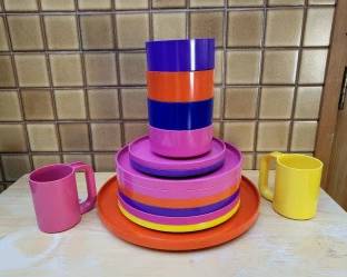 Vintage Vignelli for Heller and Heller stackable multicolored plates, bowls and 2 mugs