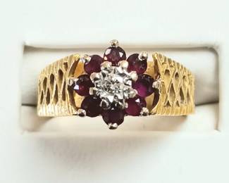 Ruby and diamond ring in yellow gold