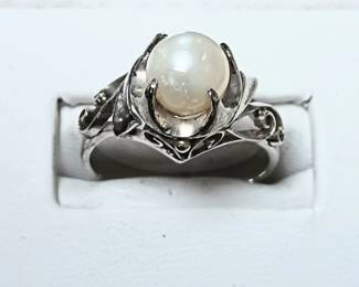 Pearl Ring in white gold 