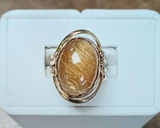 Quartz in 14k yellow gold sz 6ish
