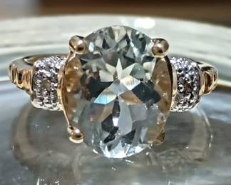 Green Amethyst in yellow gold 