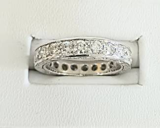 Platinum diamond band with 2cts of gorgeous diamonds 
Sz 6