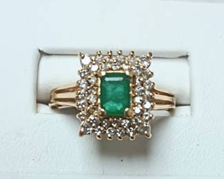 Emerald and diamond ring in yellow gold
Sz 7.5