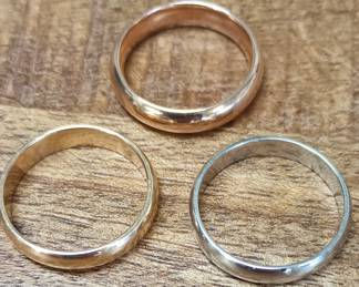 18k band sz 5.25
14k white gold band sz 6
14k yellow gold sz 6
