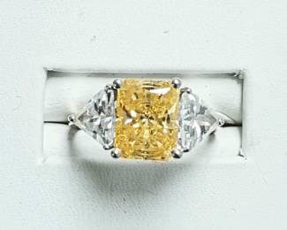 14k setting with fancy yellow cz and two trillion cz's sz 5-3/4